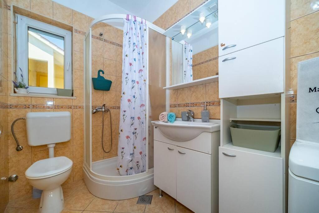Adriatic Sea View Penthouse With Parking - 5 Min Walk To Coast *
